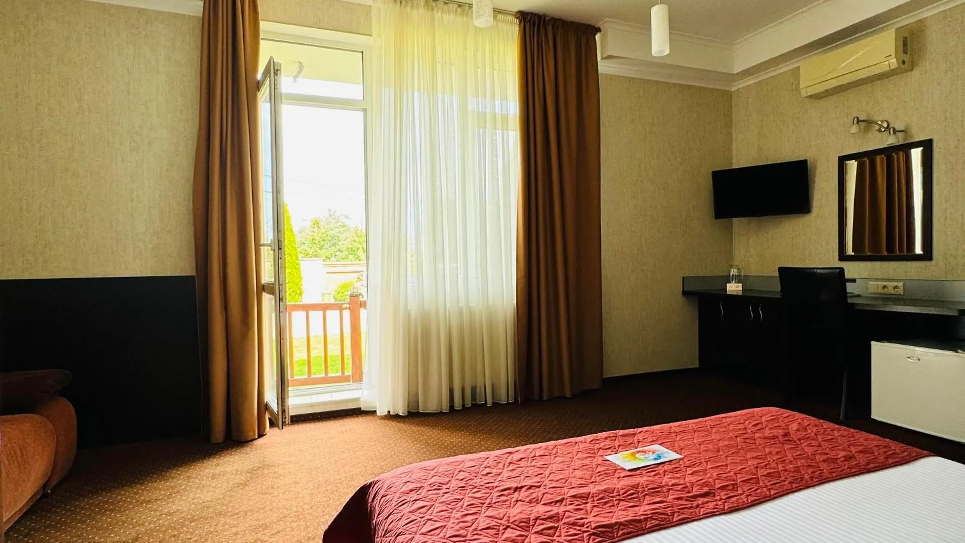 Kiev 365 Park Hotel Sofiivska Borshchahivka 4*,